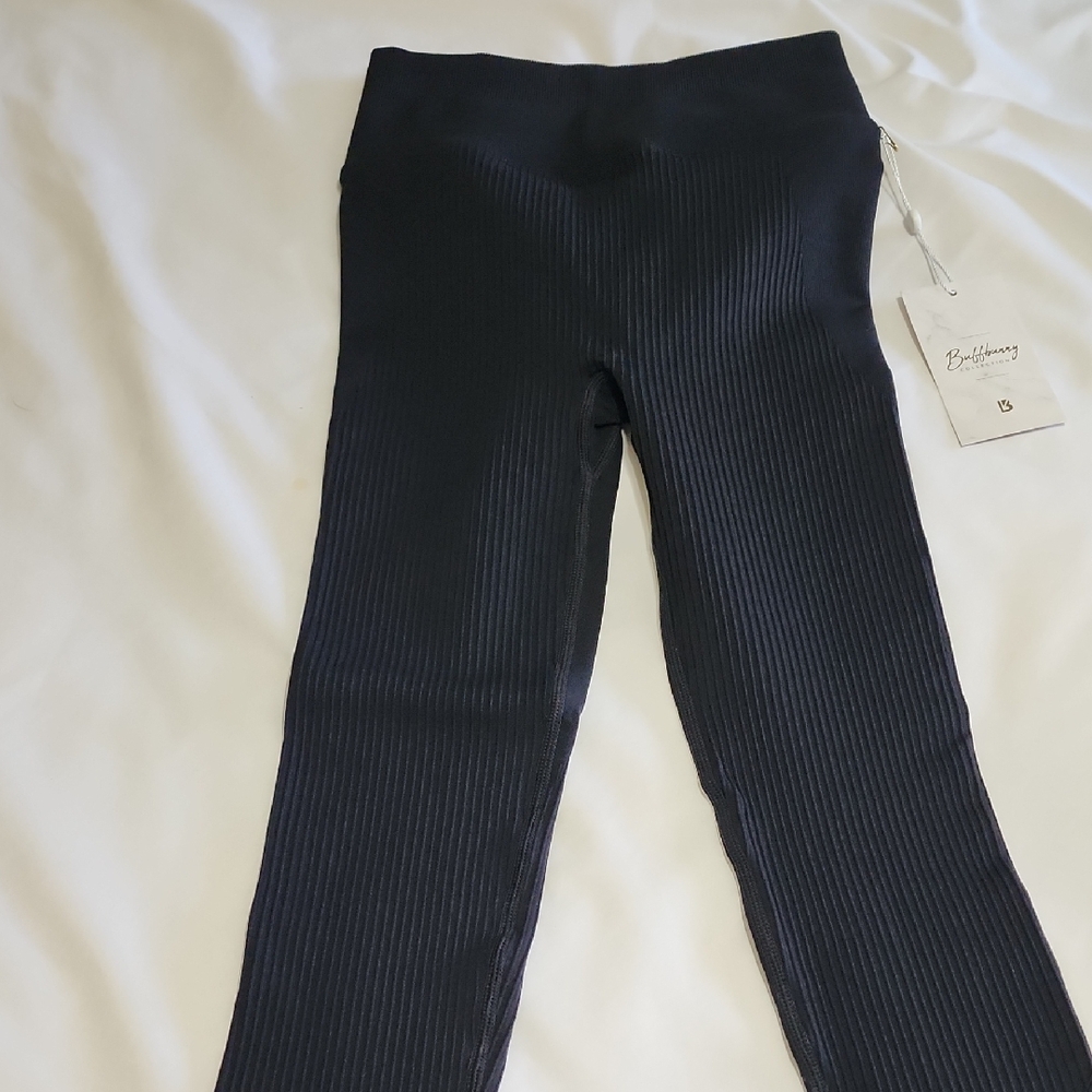 BuffBunny Black Leggings Sleek and Stylish
